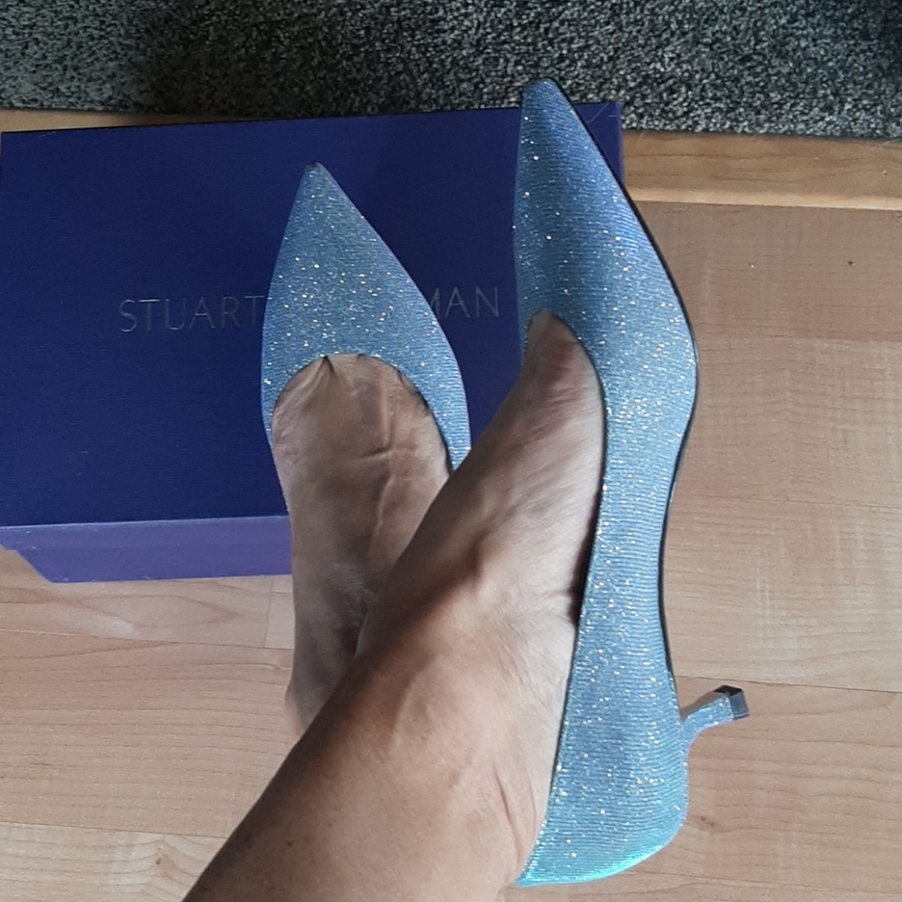 Stuart Weitzman 'Tippi' blue kitten heel